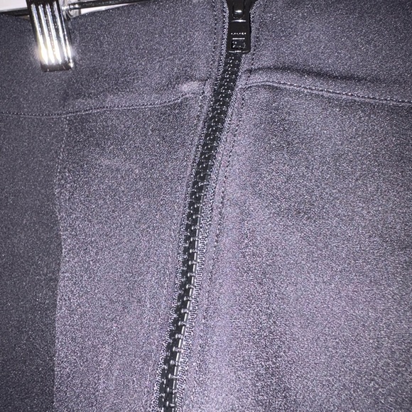 Spanx the back zip women’s black pants. Zip at ankle and back at waist. Size 4 - Picture 3 of 6